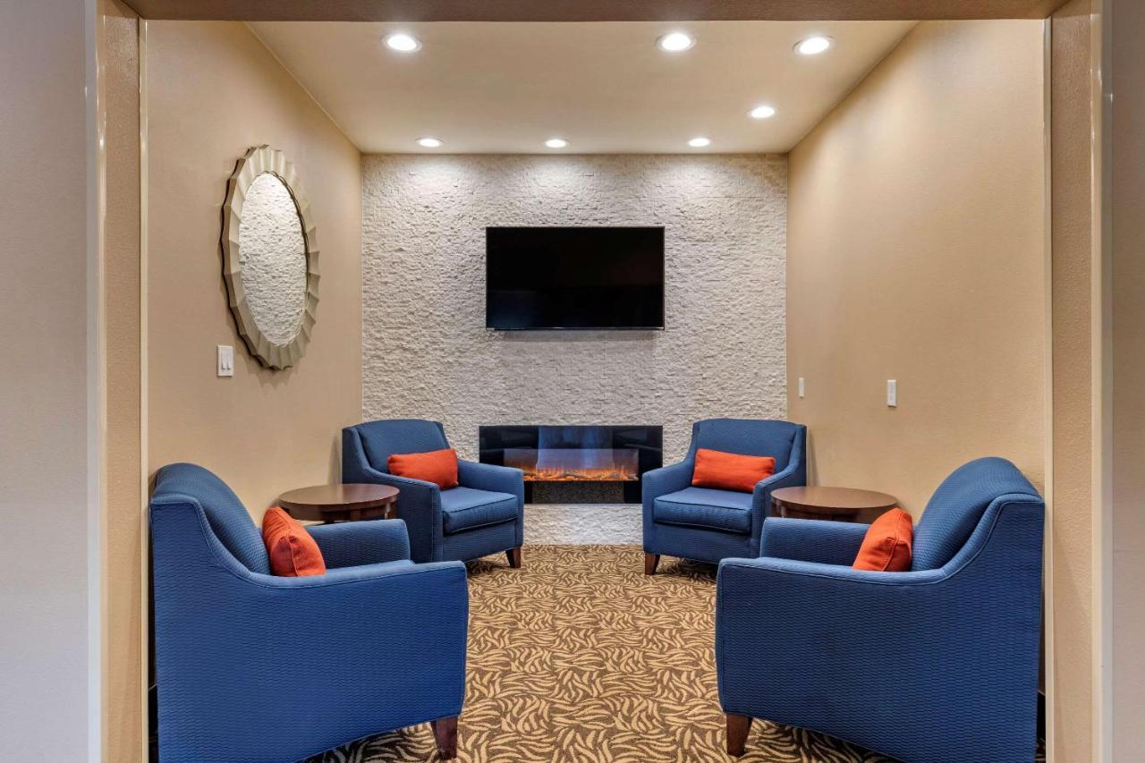 Comfort Suites Лъфкин Екстериор снимка