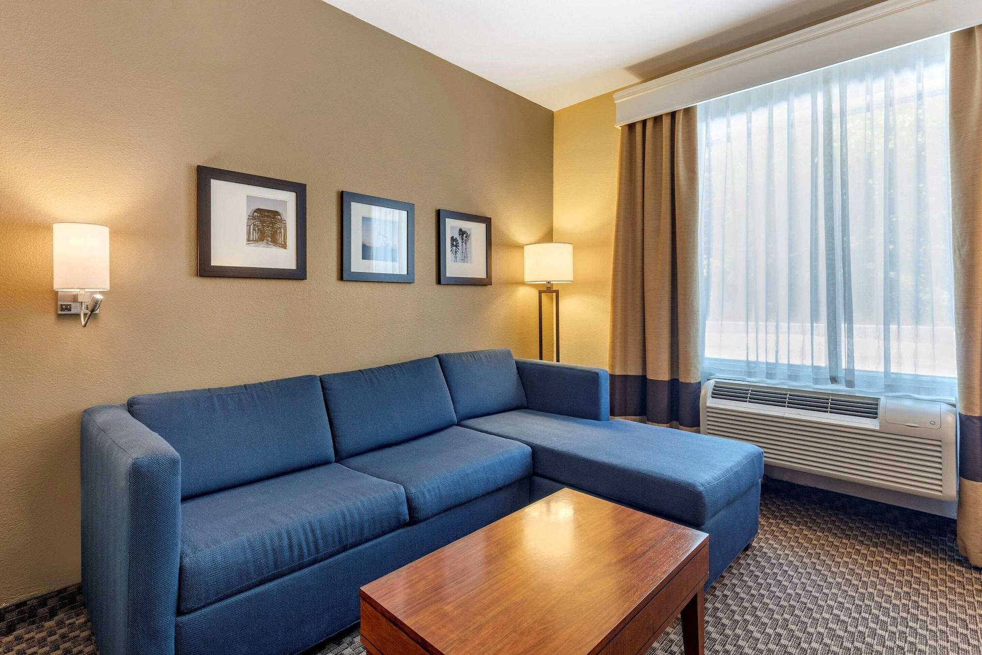 Comfort Suites Лъфкин Екстериор снимка
