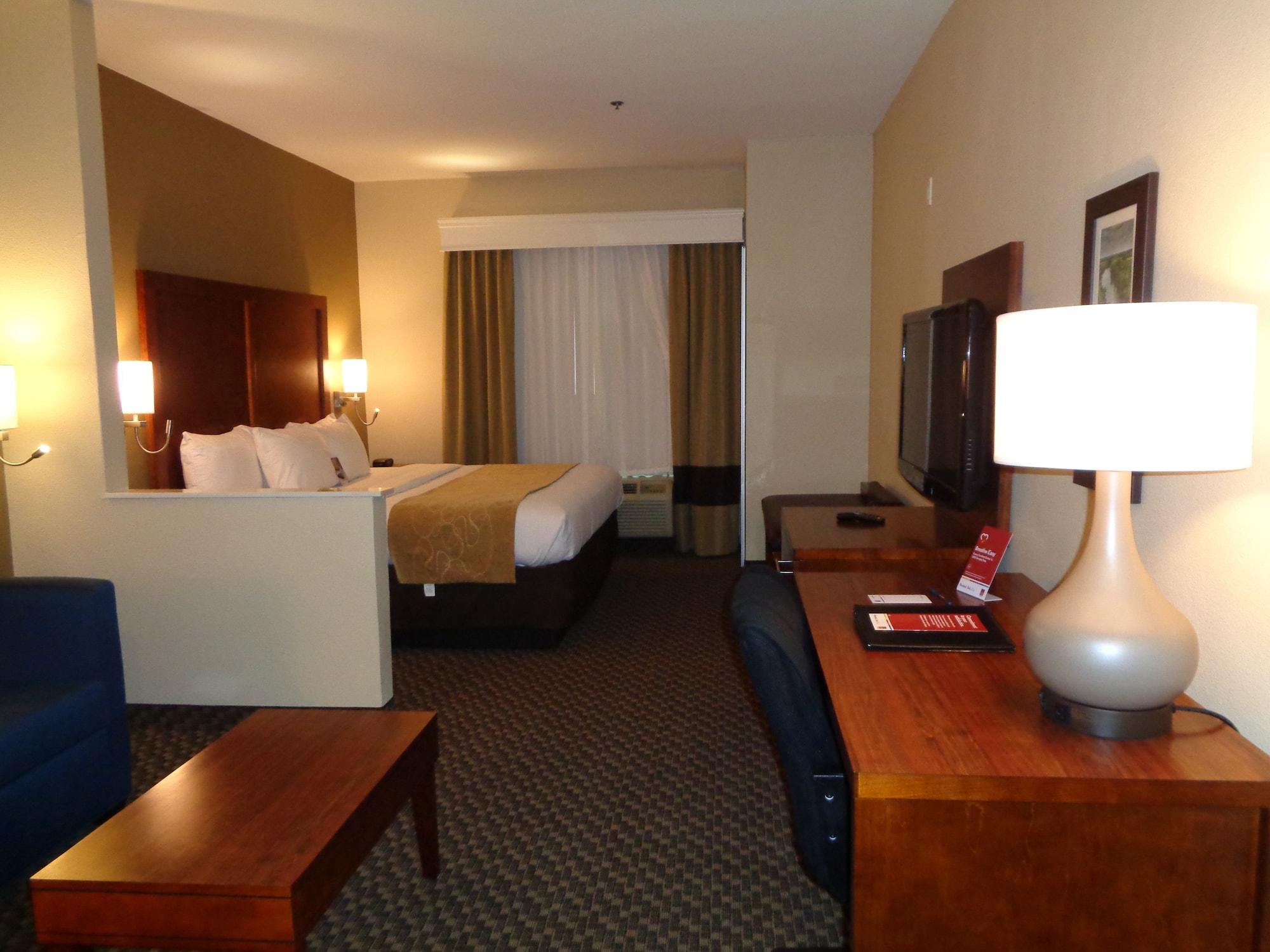 Comfort Suites Лъфкин Екстериор снимка